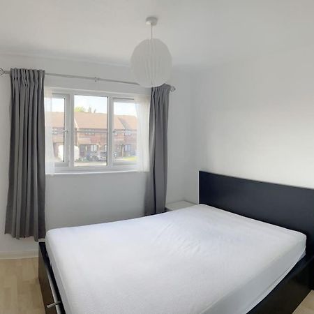 Colliers Wood 1 Bed South London Short Stay Митчам Экстерьер фото